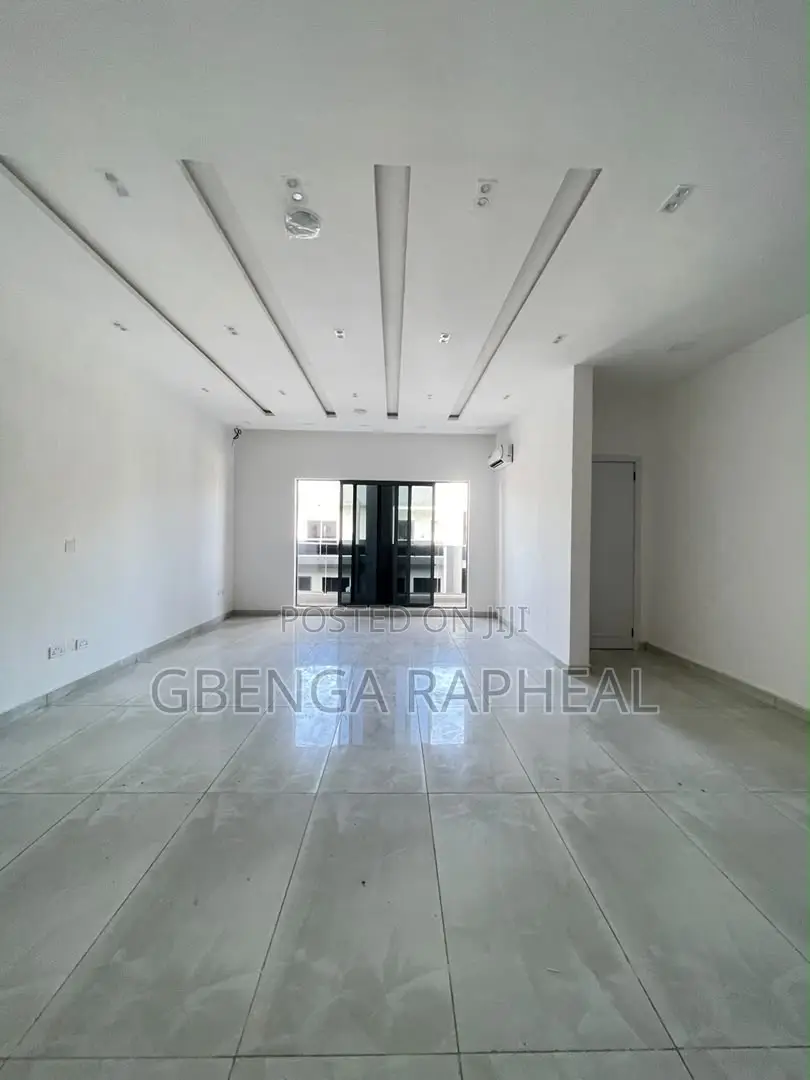 3bdrm Penthouse in Oniru, Victoria Island for sale