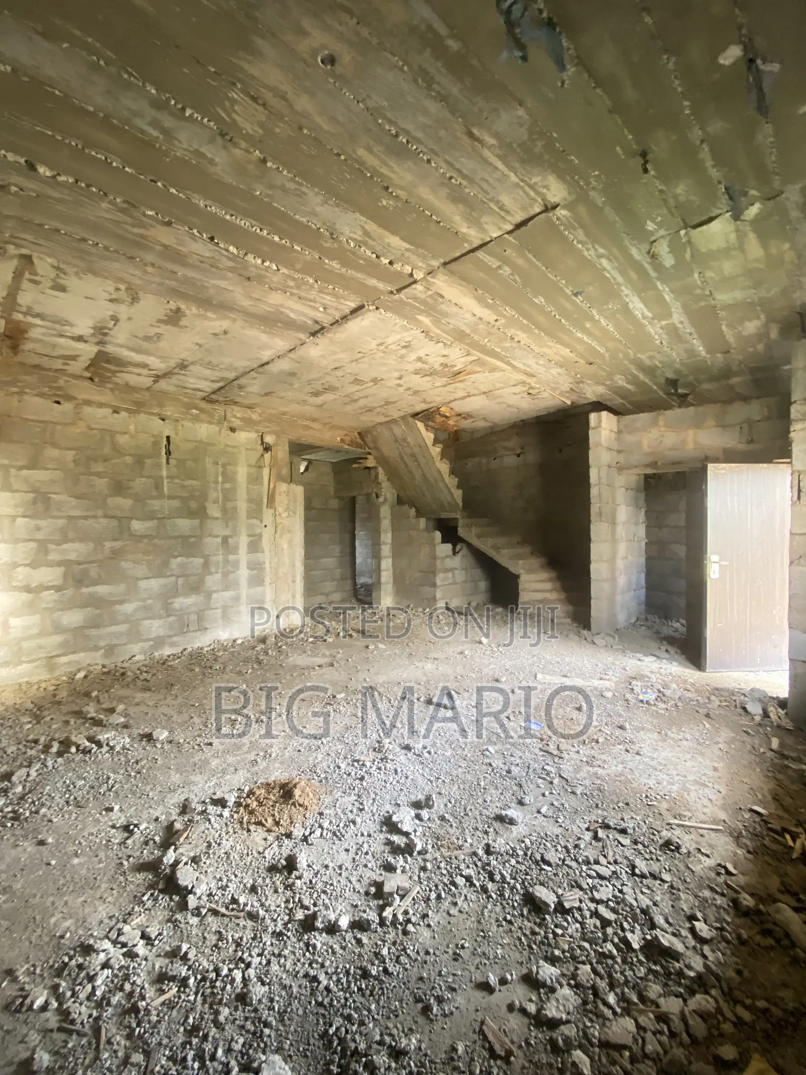 4bdrm Duplex in Brains And Hammers, Life Camp for sale