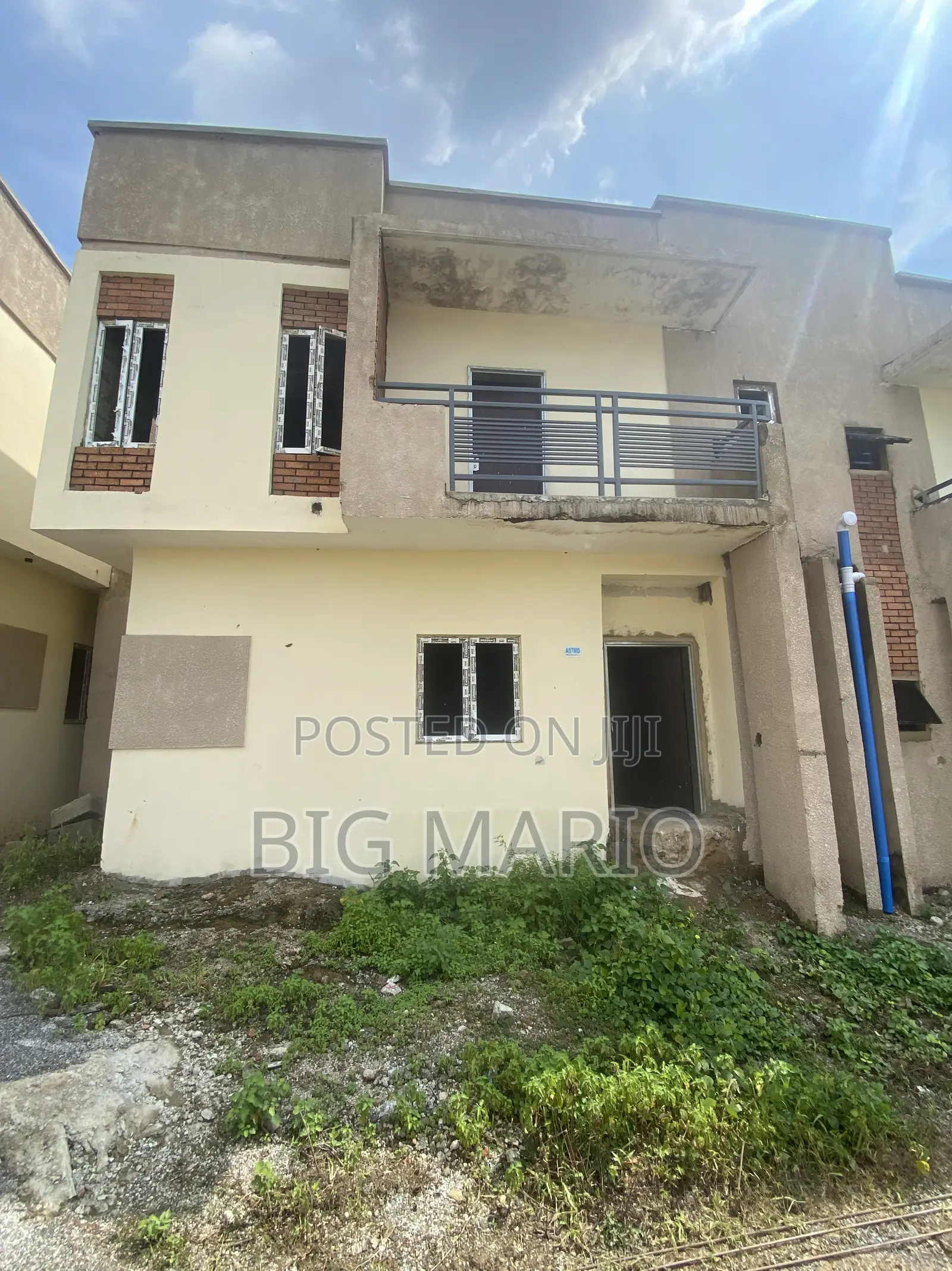 4bdrm Duplex in Brains And Hammers, Life Camp for sale