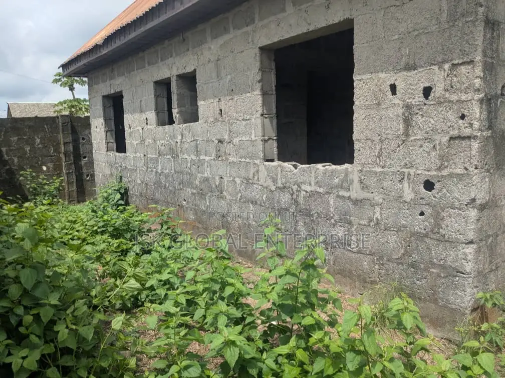 7bdrm Block of Flats in Badagry / Badagry for sale