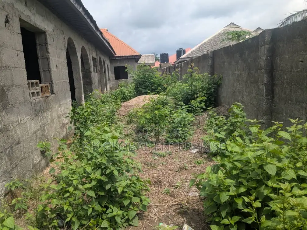 7bdrm Block of Flats in Badagry / Badagry for sale