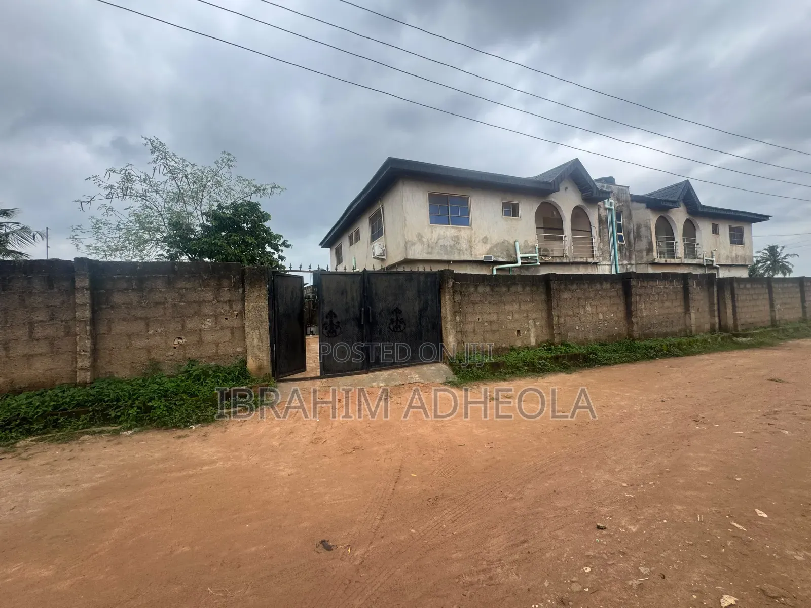 3bdrm Block of Flats in Ajuwon, Berger for sale