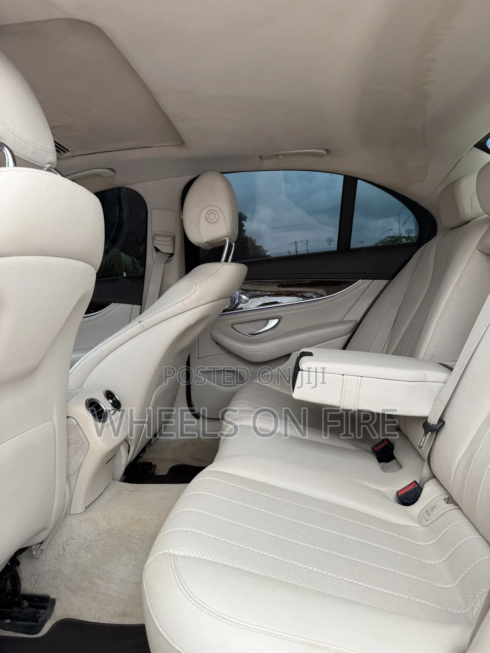 Mercedes-Benz E300 4Matic AWD Sedan (2.0L 4cyl 9A) 2017 Silver