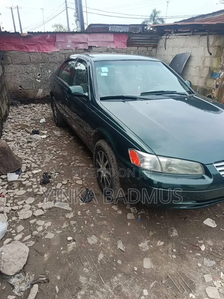 Toyota Camry XLE 4dr Sedan (2.2L 4cyl 4A) 2001 Green