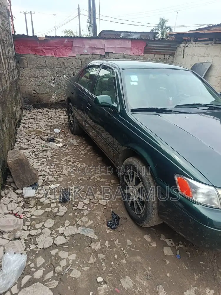 Toyota Camry XLE 4dr Sedan (2.2L 4cyl 4A) 2001 Green