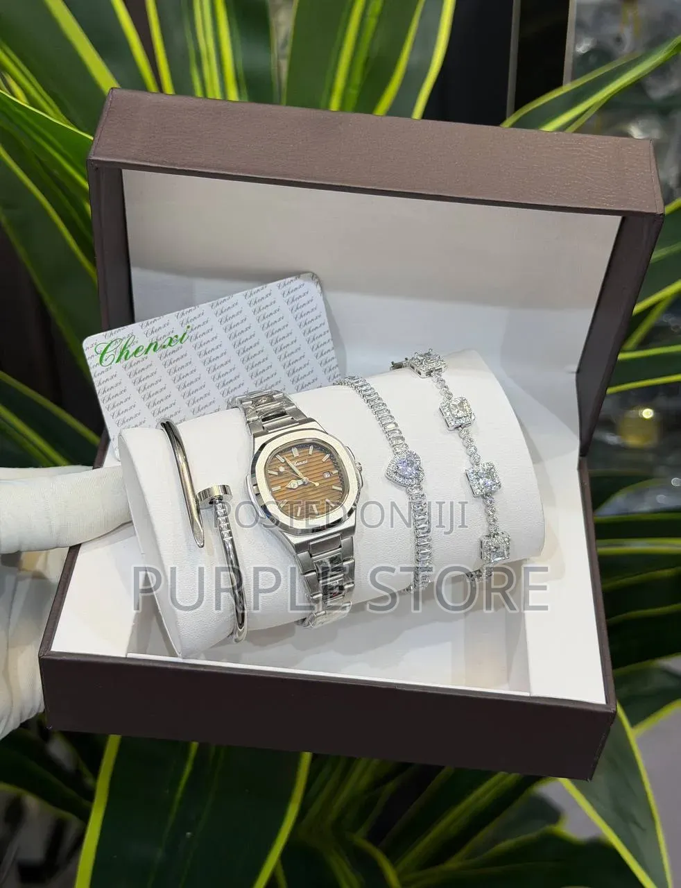 Chenxi Beautiful Ladies Watches and Bracelets Set Non Tarnish Watch
