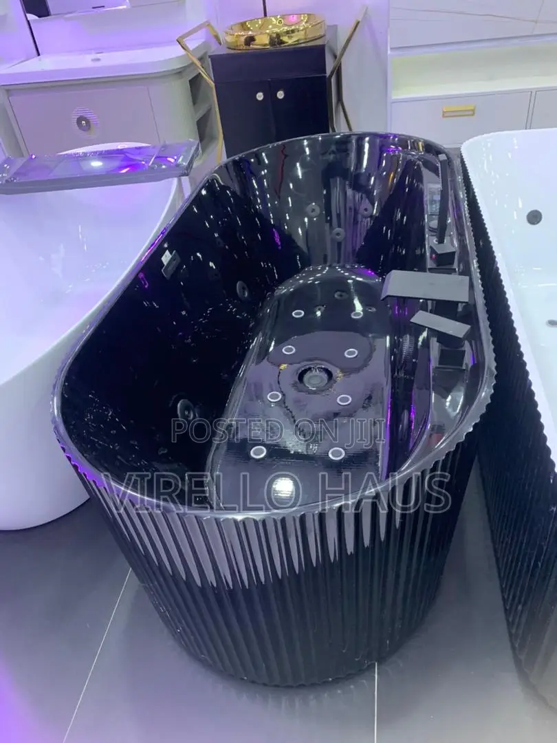 Black Oval Stripe Jacuzzi Bath Tub