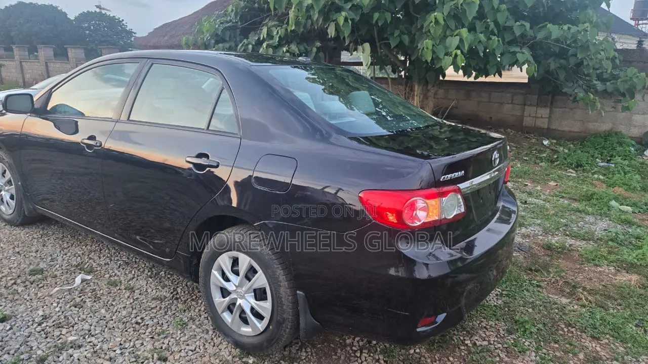 Toyota Corolla LE 4dr Sedan (1.8L 4cyl 4A) 2012 Black