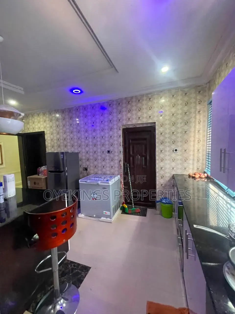 5bdrm Bungalow in Jankata, Oluyole for sale