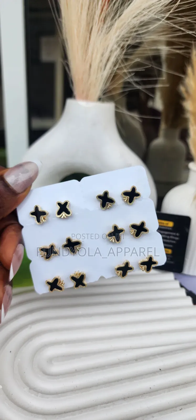 Black Mix Vintage Pin Earring