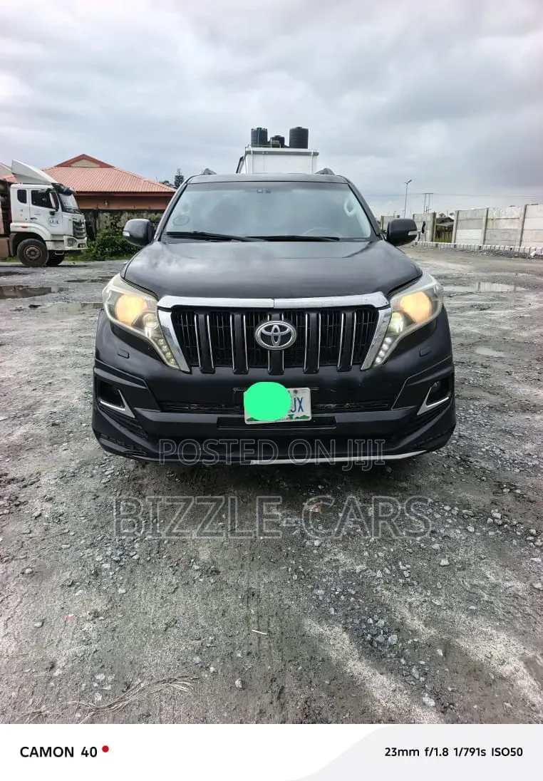 Toyota Land Cruiser Prado 2016 Black