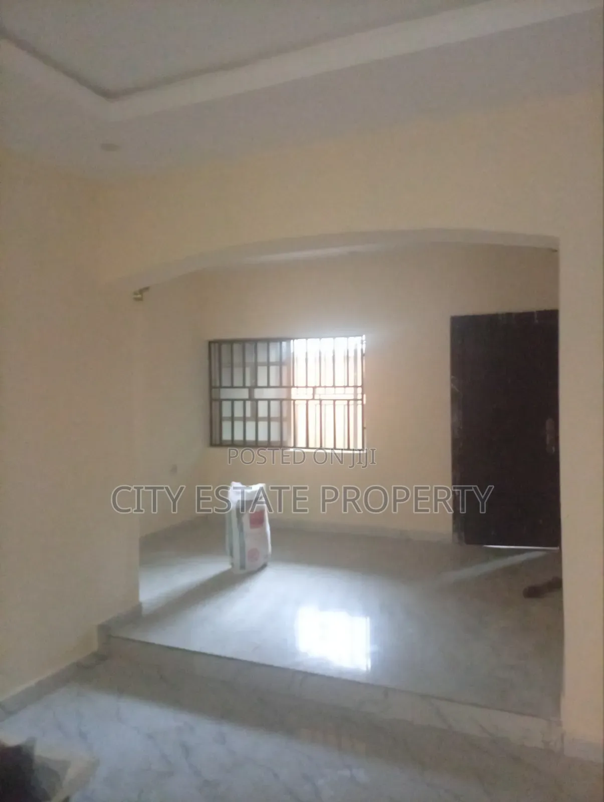 2bdrm Block of Flats in New Haven, Eneka for rent