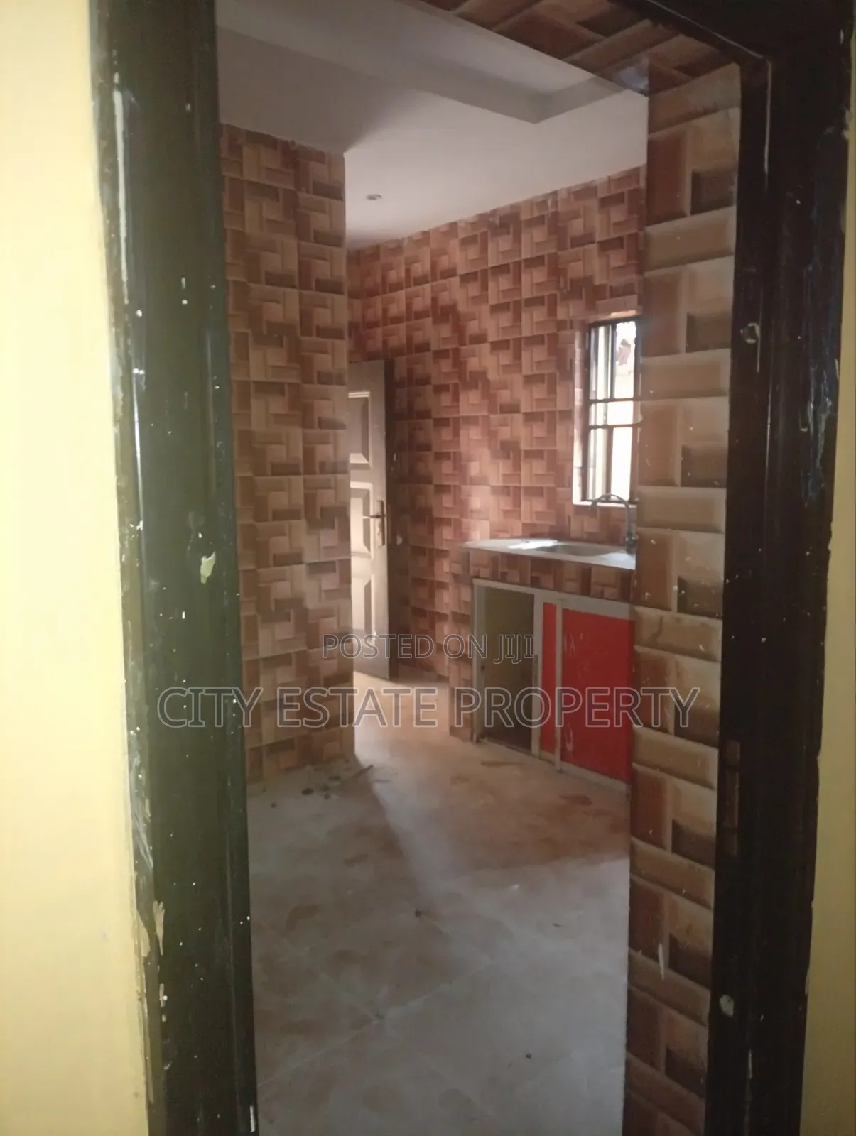 2bdrm Block of Flats in New Haven, Eneka for rent