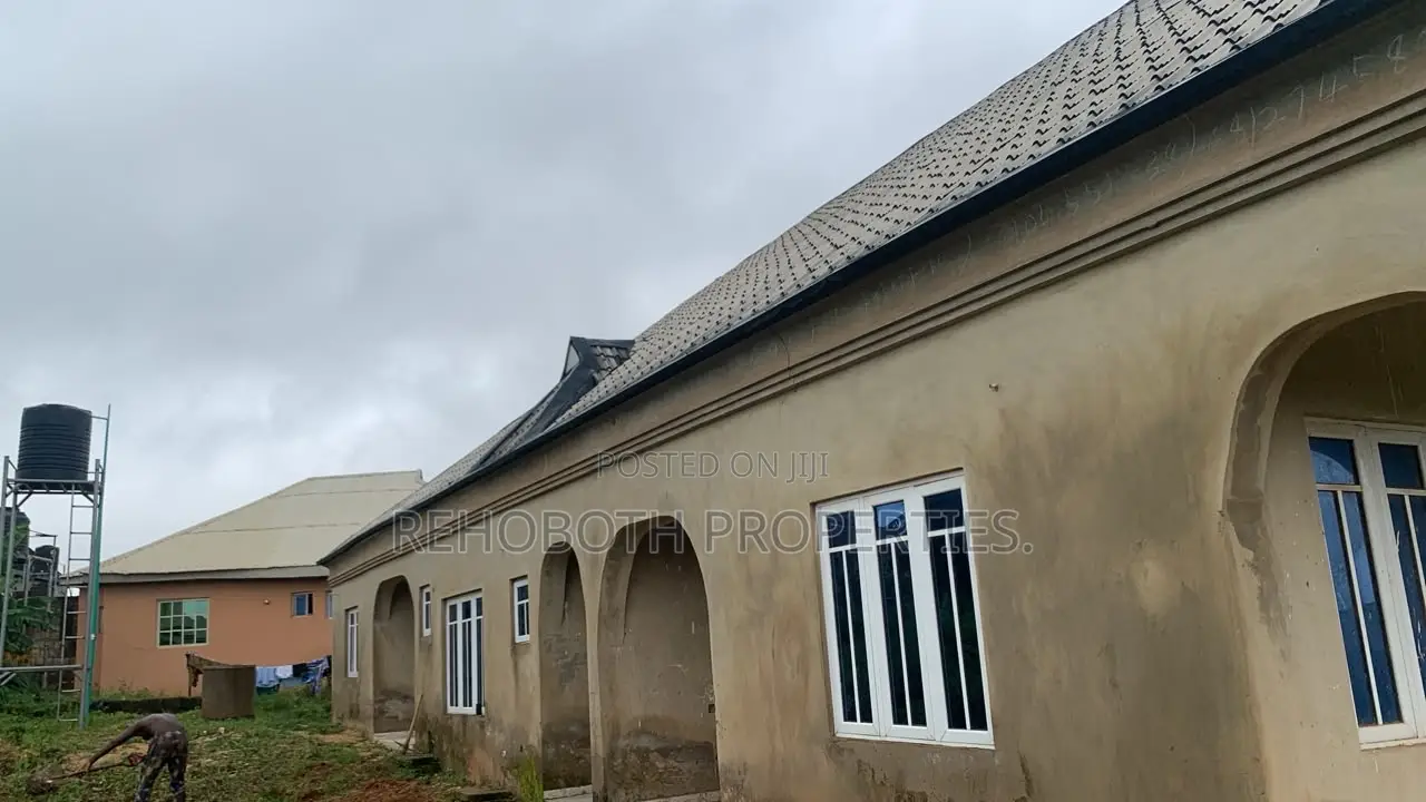 2bdrm Bungalow in Mogonna Elebu, Akala Express for rent