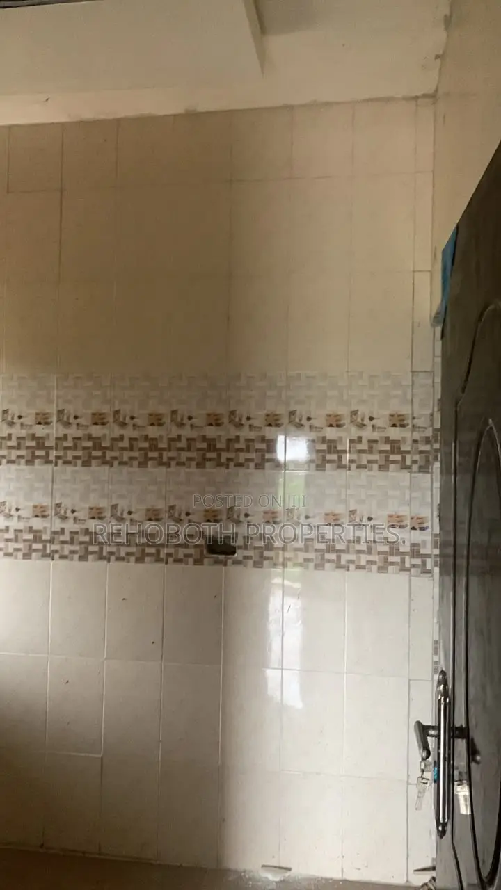 2bdrm Bungalow in Mogonna Elebu, Akala Express for rent
