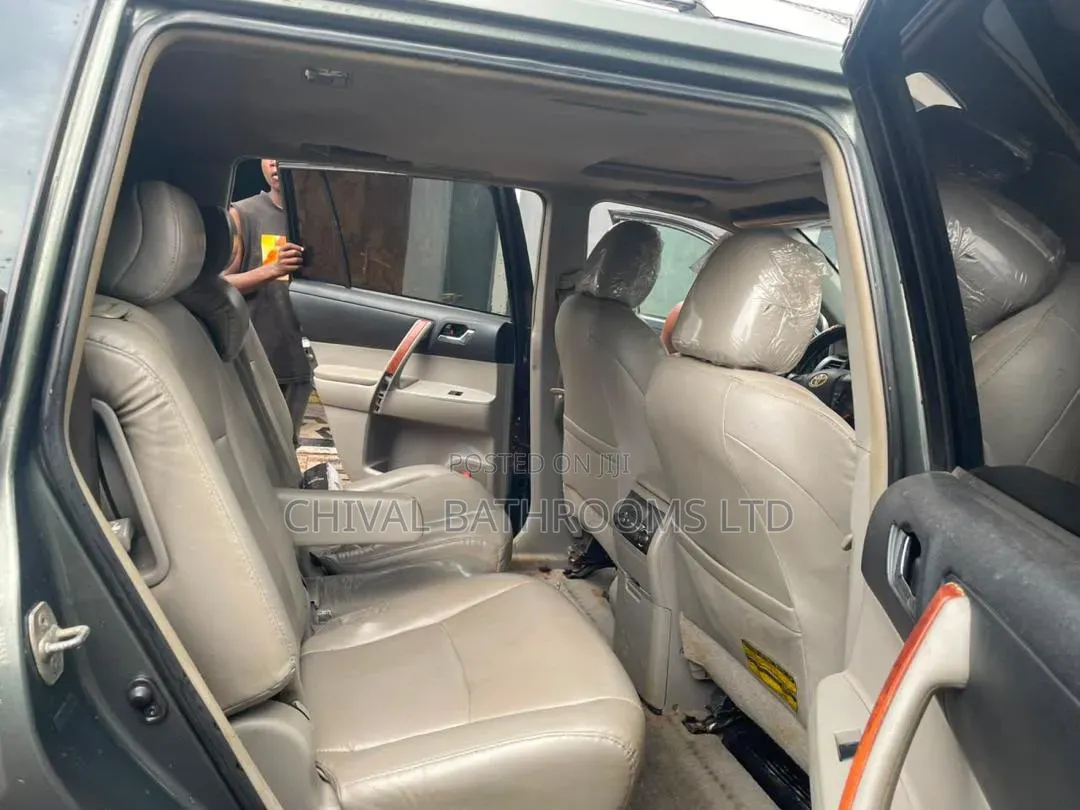 Toyota Highlander 2009  Gray 