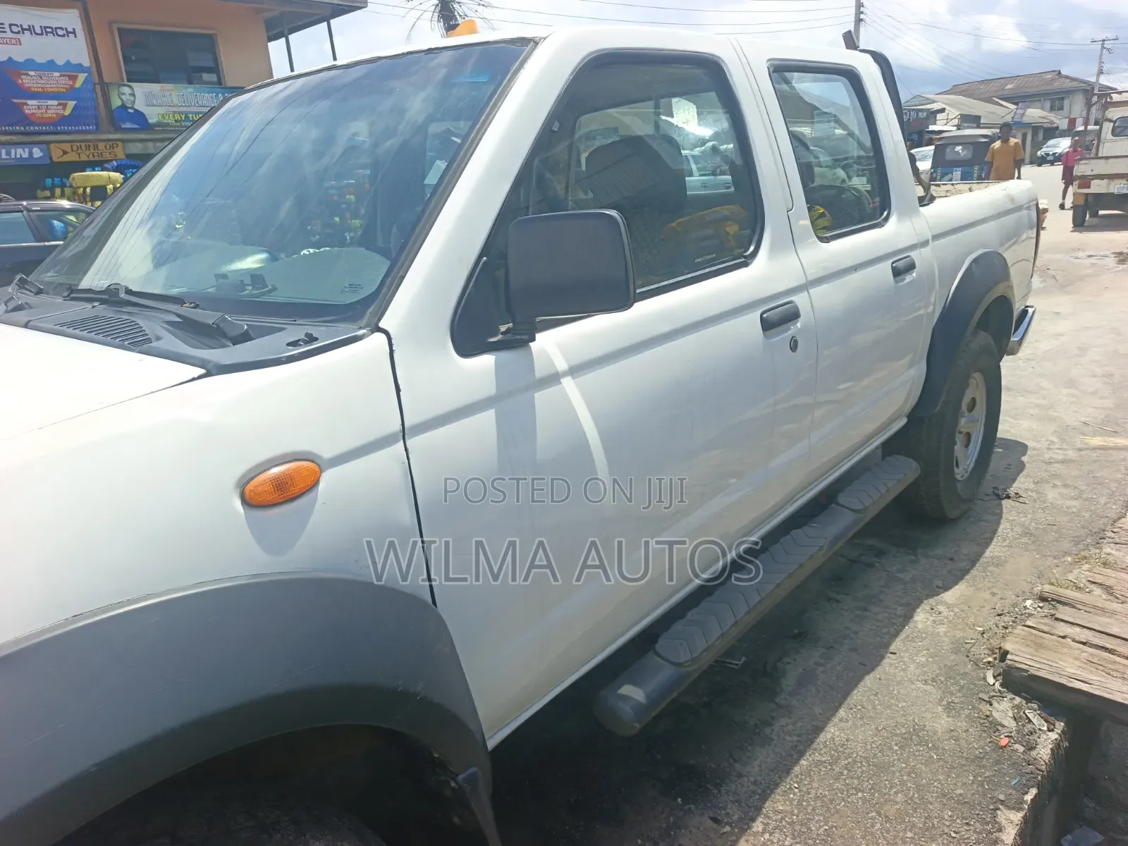 Nissan Frontier SE-V6 4x4 Standard Bed Crew Cab 116.1 in. WB 2002 White