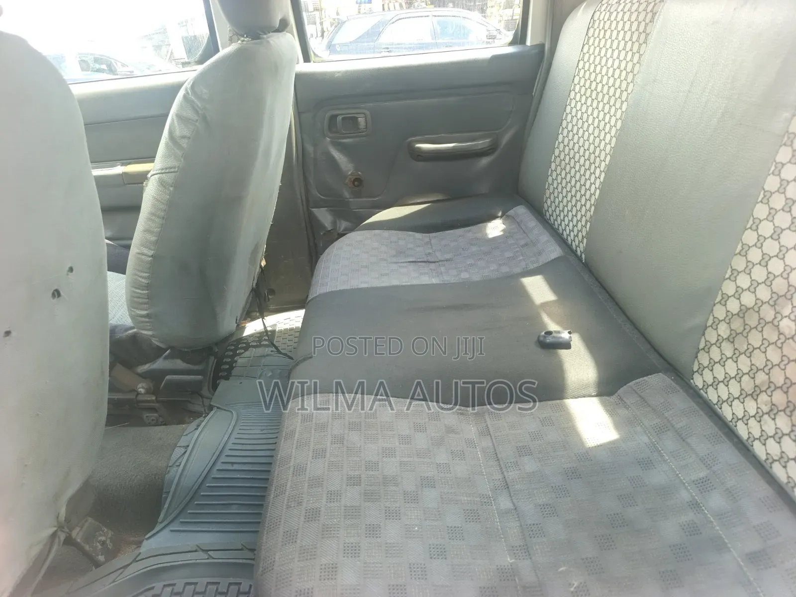 Nissan Frontier SE-V6 4x4 Standard Bed Crew Cab 116.1 in. WB 2002 White
