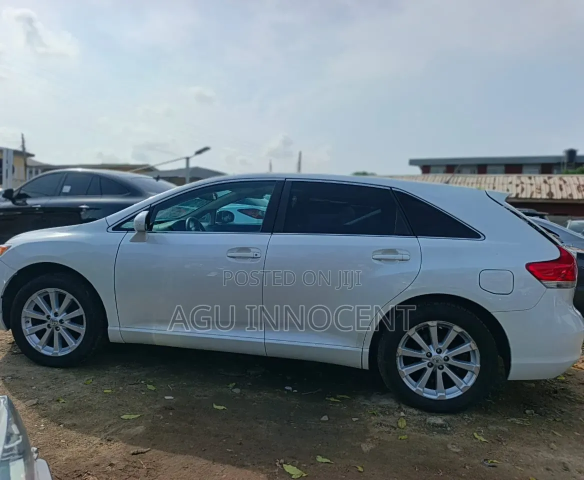 Toyota Venza 2010 White