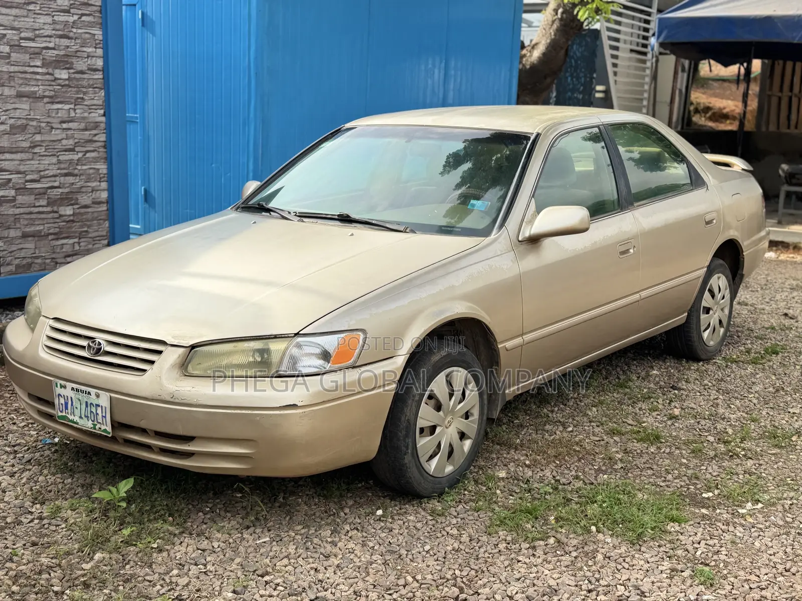 Toyota Camry Automatic 1999 Gold