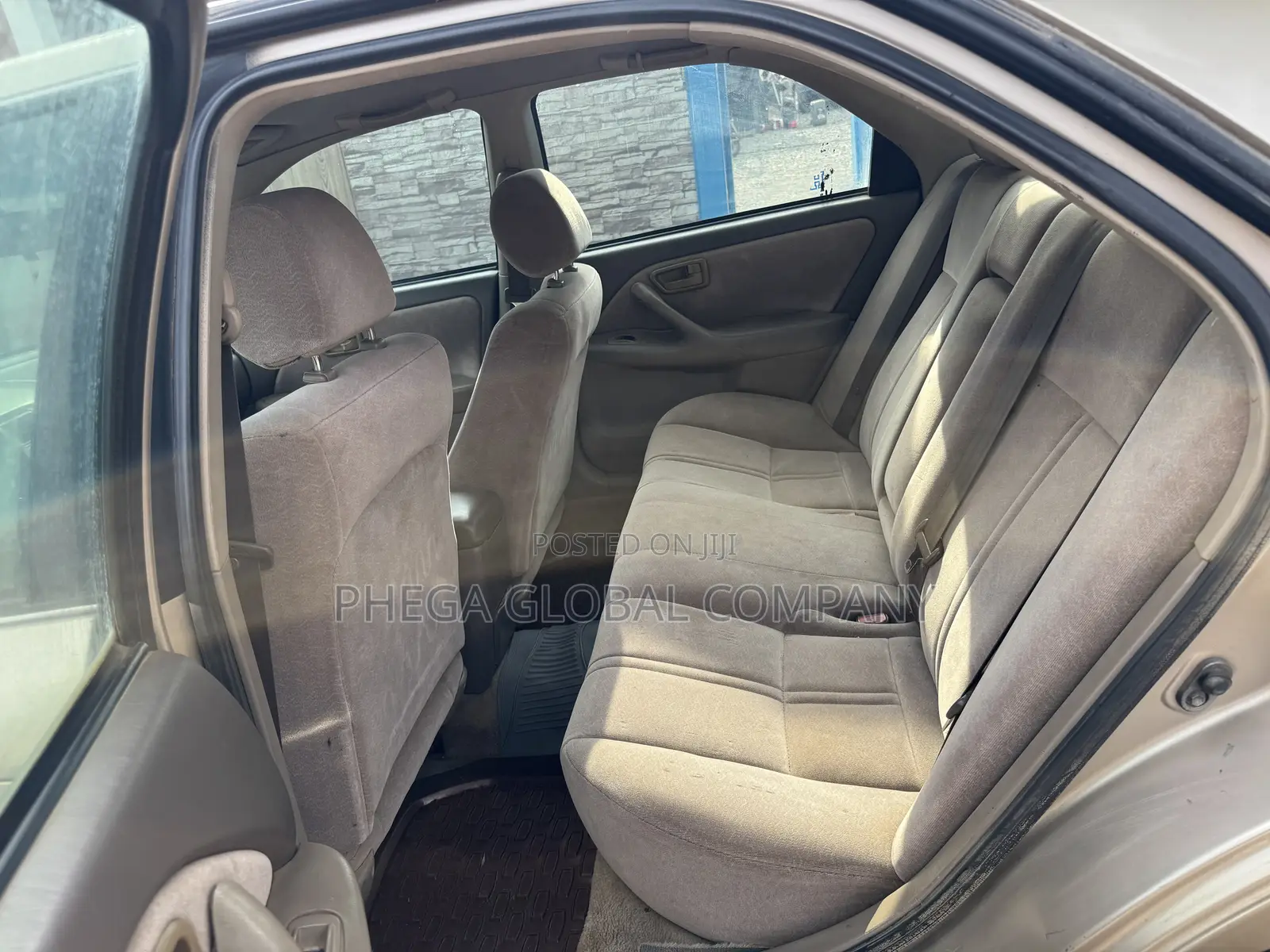 Toyota Camry Automatic 1999 Gold