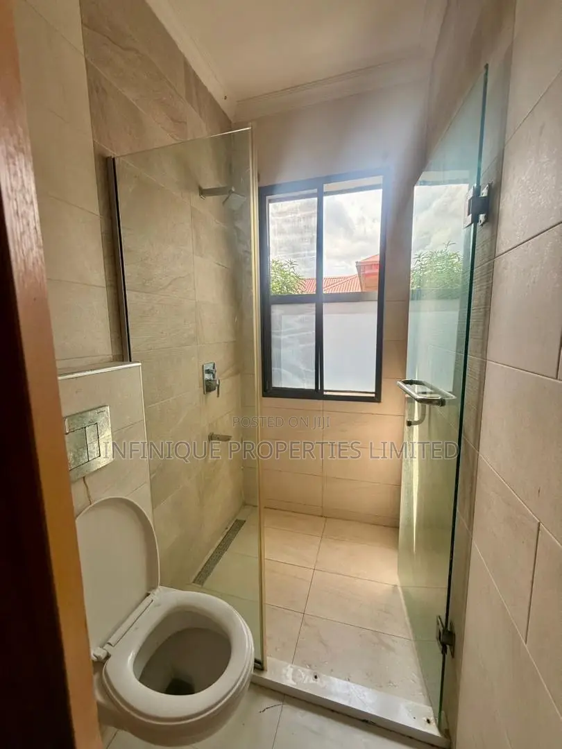 2bdrm Maisonette in Lekki Phase 1 for rent