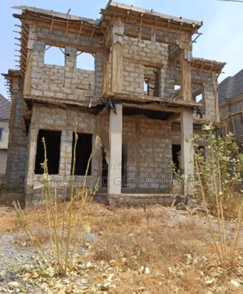 4bdrm Duplex in Lugbe District. for sale