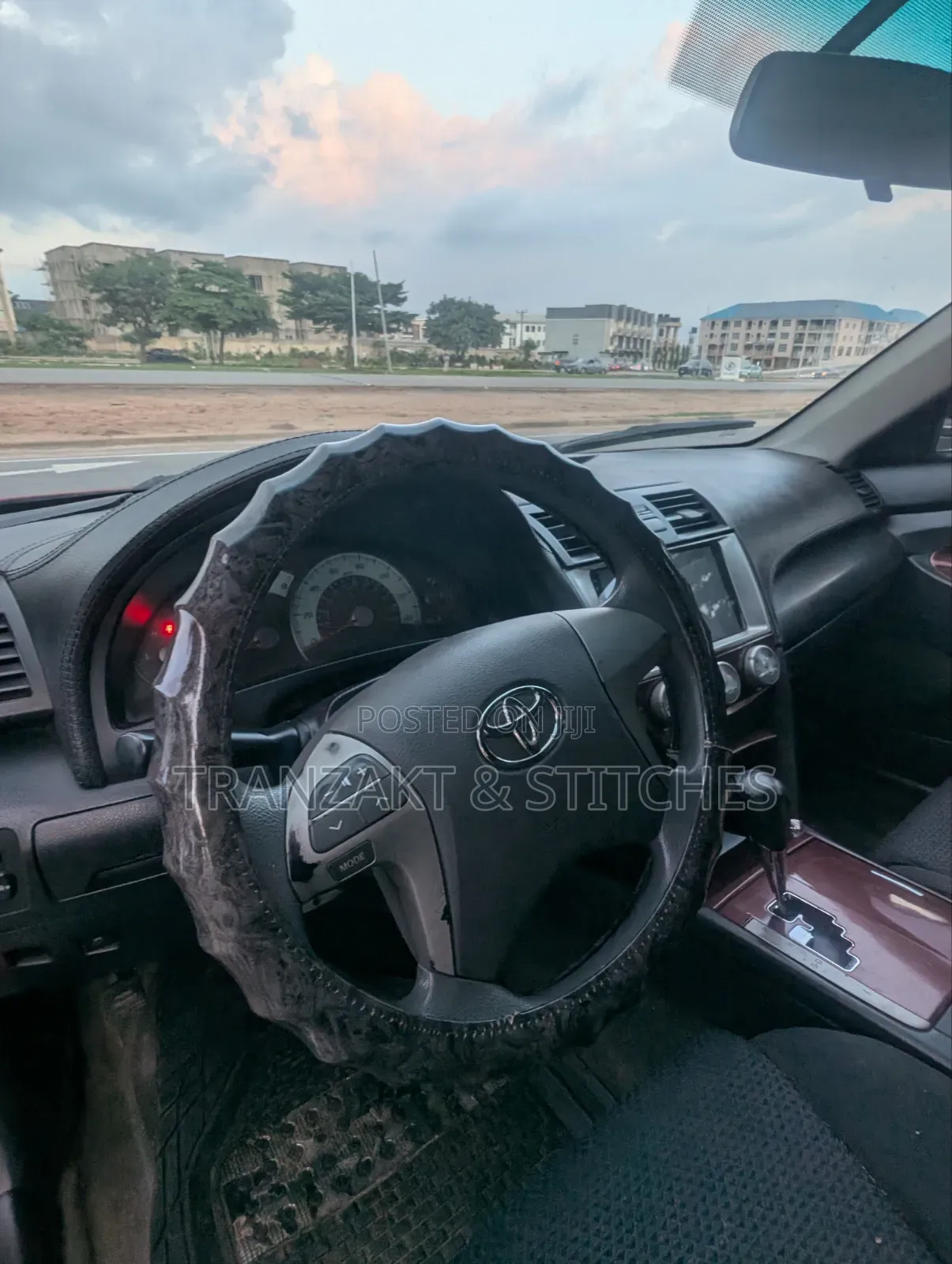 Toyota Camry SE V6 4dr Sedan (3.5L 6cyl 6AM) 2010 Red