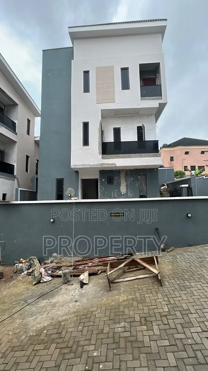4bdrm Duplex in GRA Phase 1 for sale