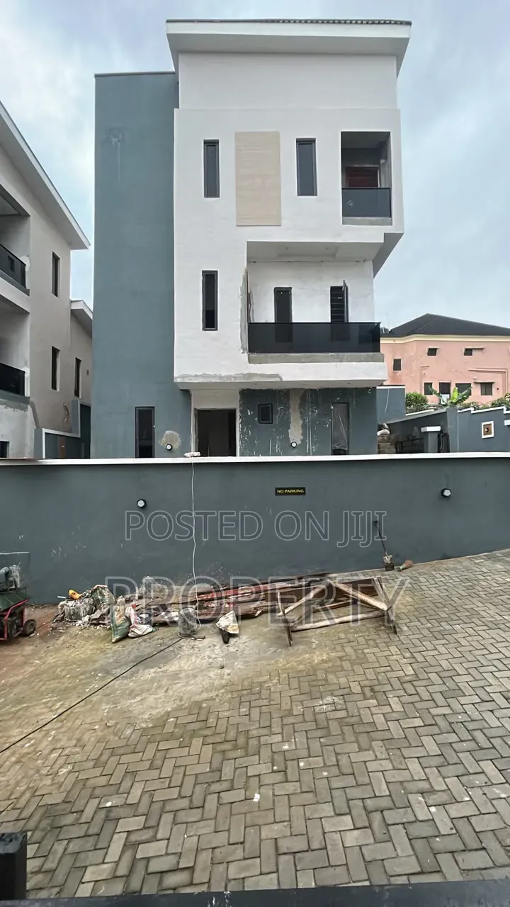 4bdrm Duplex in GRA Phase 1 for sale