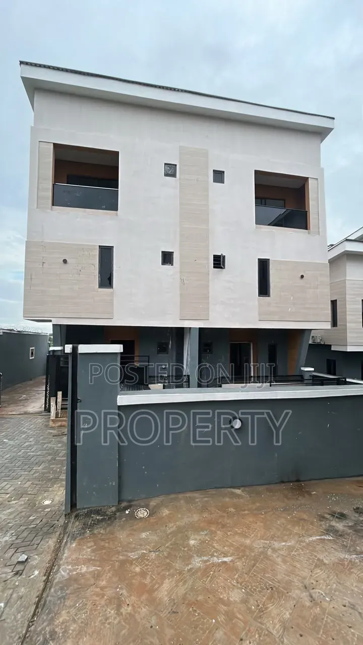 4bdrm Duplex in GRA Phase 1 for sale