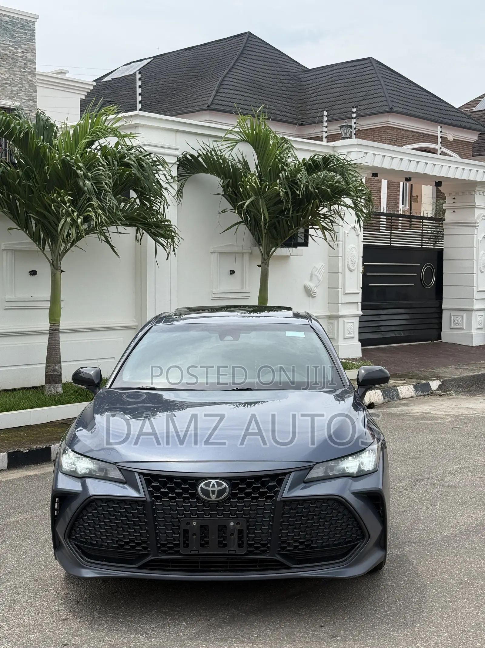 Toyota Avalon XSE FWD Sedan (3.5L V6 8A) 2019 Blue