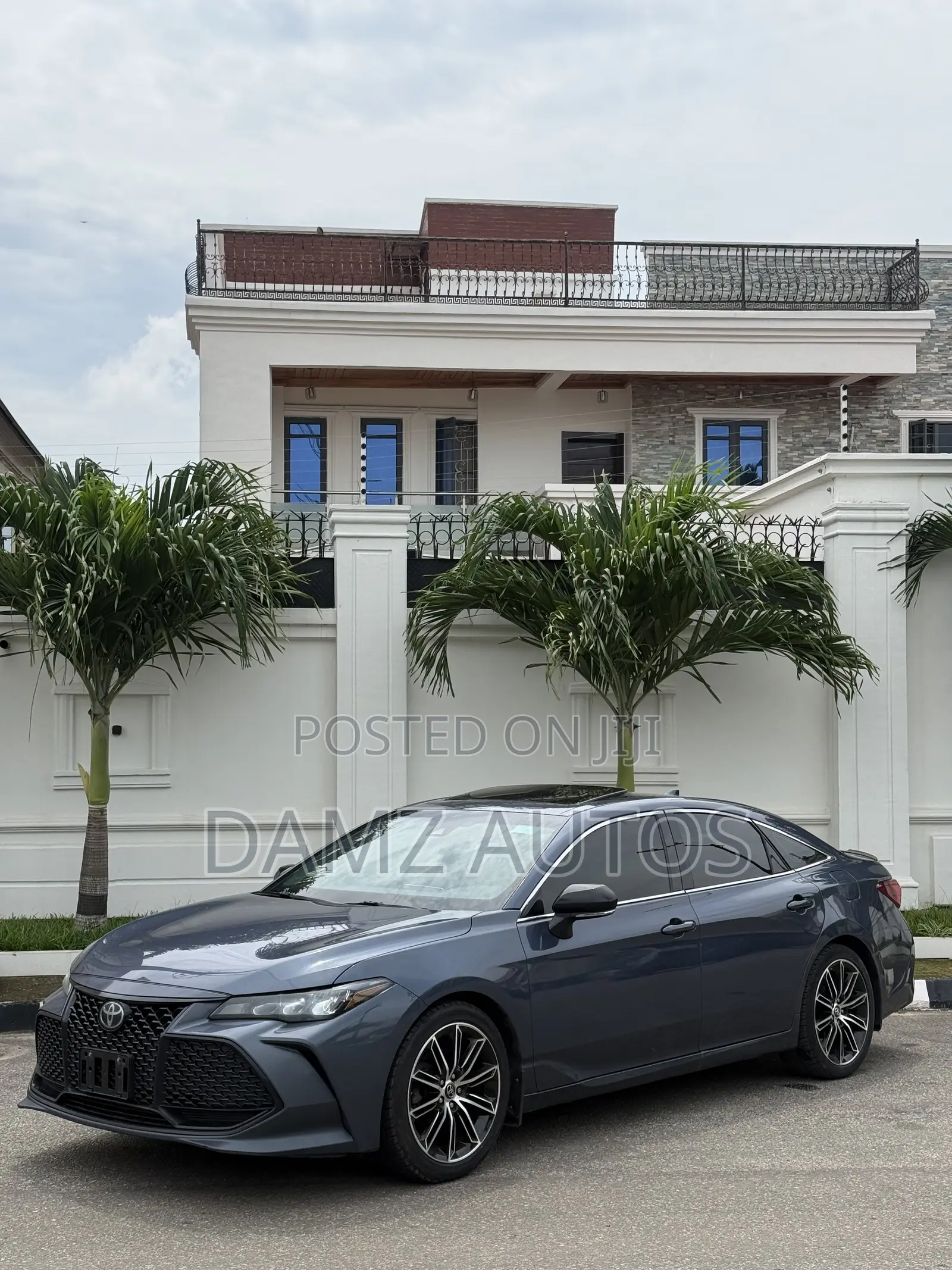Toyota Avalon XSE FWD Sedan (3.5L V6 8A) 2019 Blue