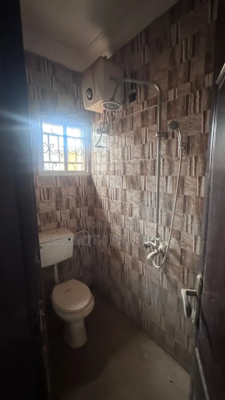 2bdrm Apartment in Abeese Estates, Akala Express for rent