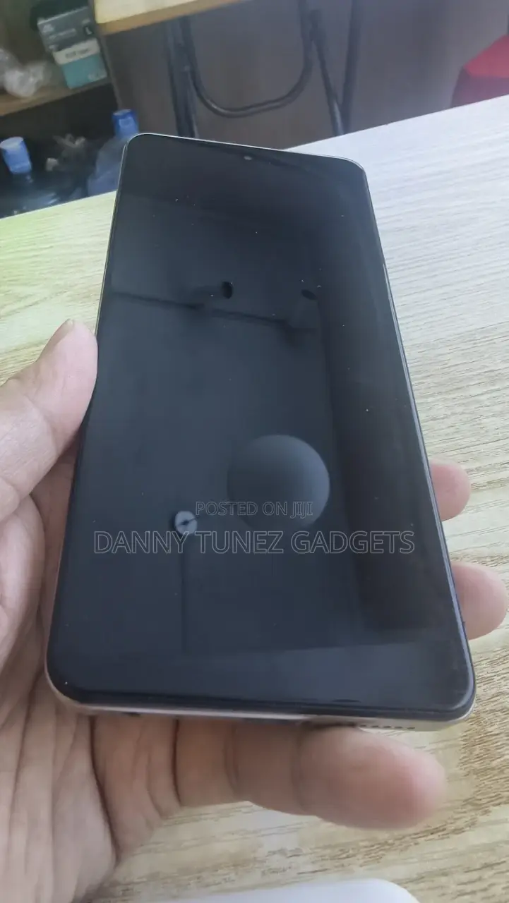 Vivo Y77 256 GB Gold