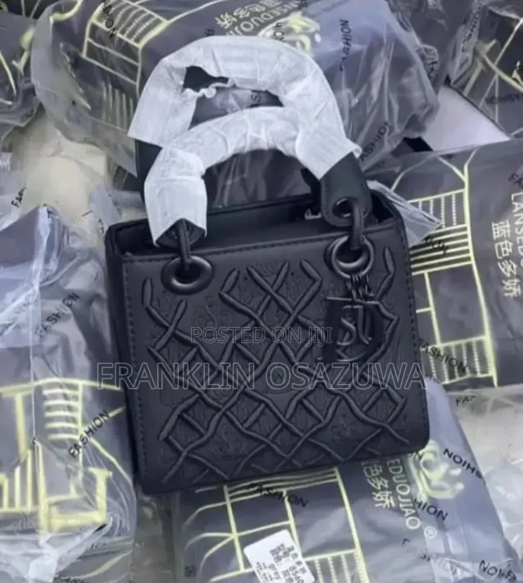 Luxury Lady Style Embossed Leather Handbag – Black