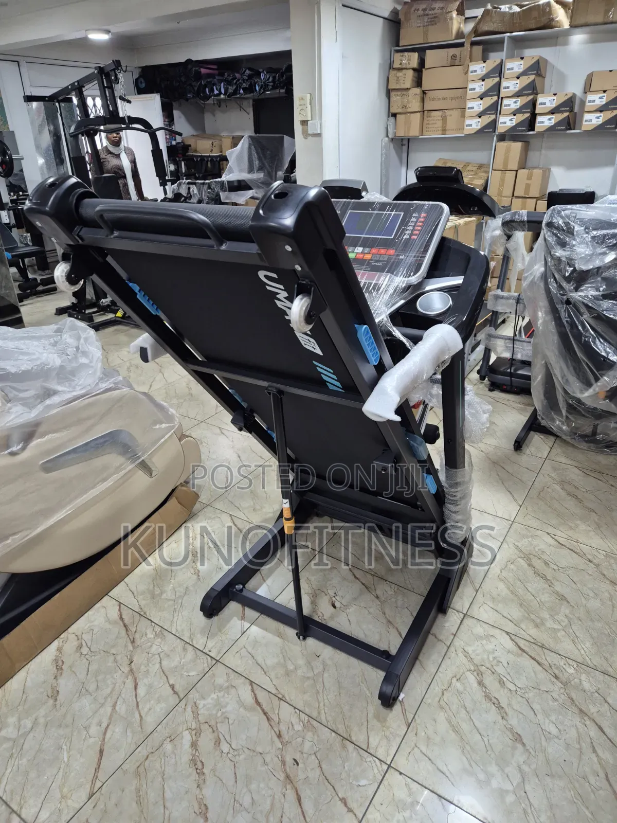 2.5HP Motorized Treadmill With Auto Incline Massager