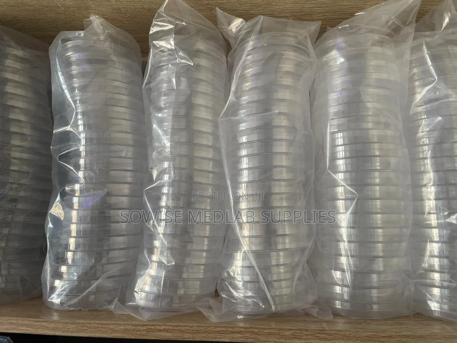 Plastic Disposable Petri Dish Sterile for Microbiology Laboratory Use