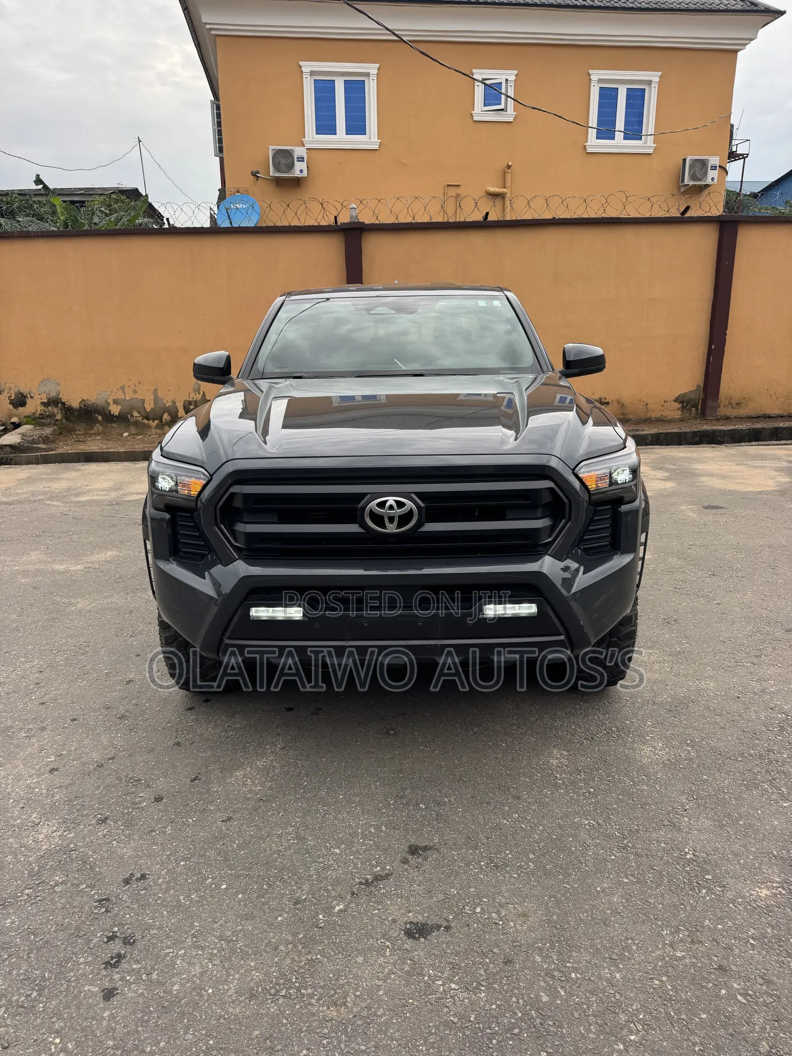 Toyota Tacoma SR5 Double Cab 5' Bed AT 2024 Gray