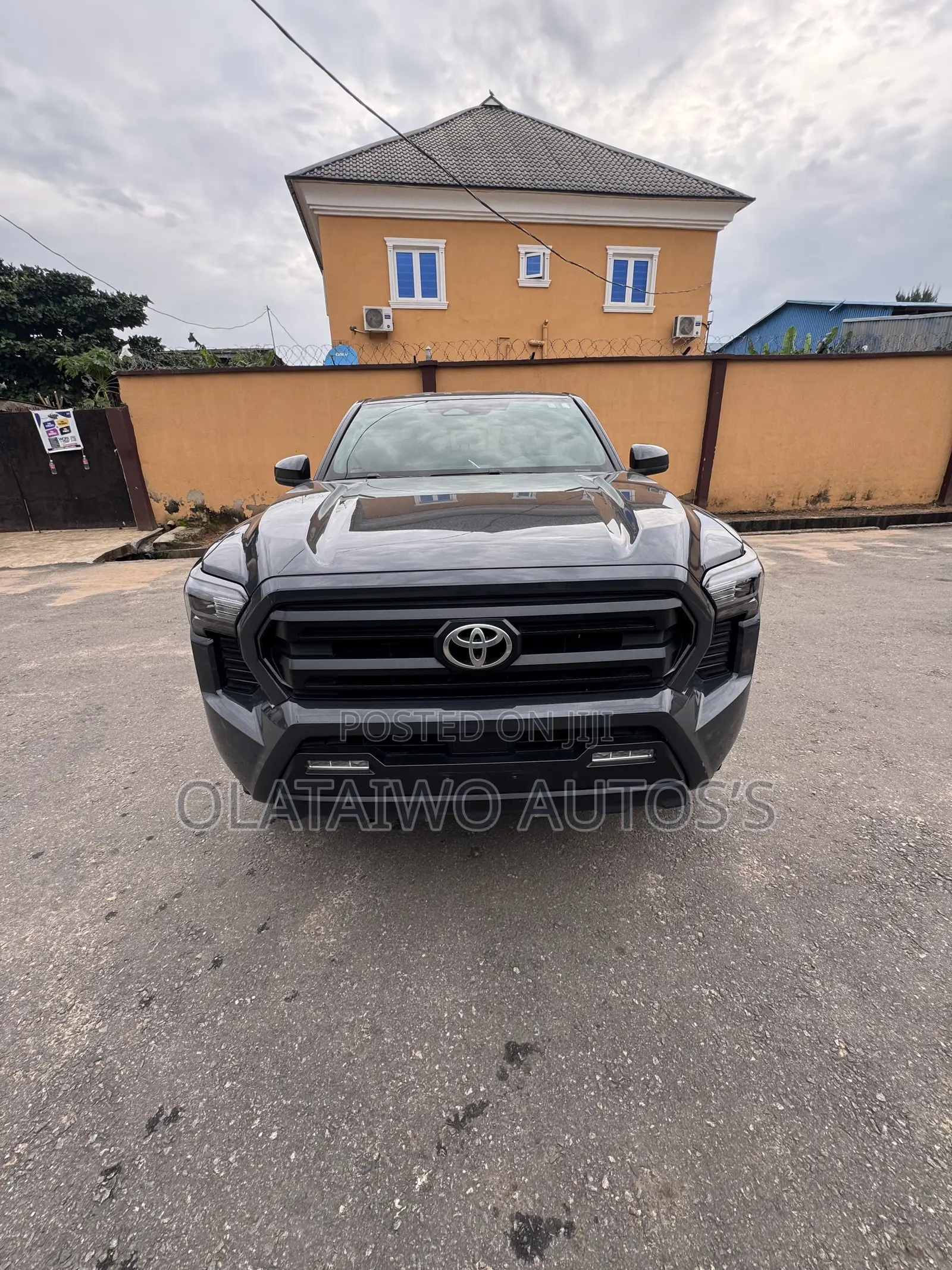 Toyota Tacoma SR5 Double Cab 5' Bed AT 2024 Gray