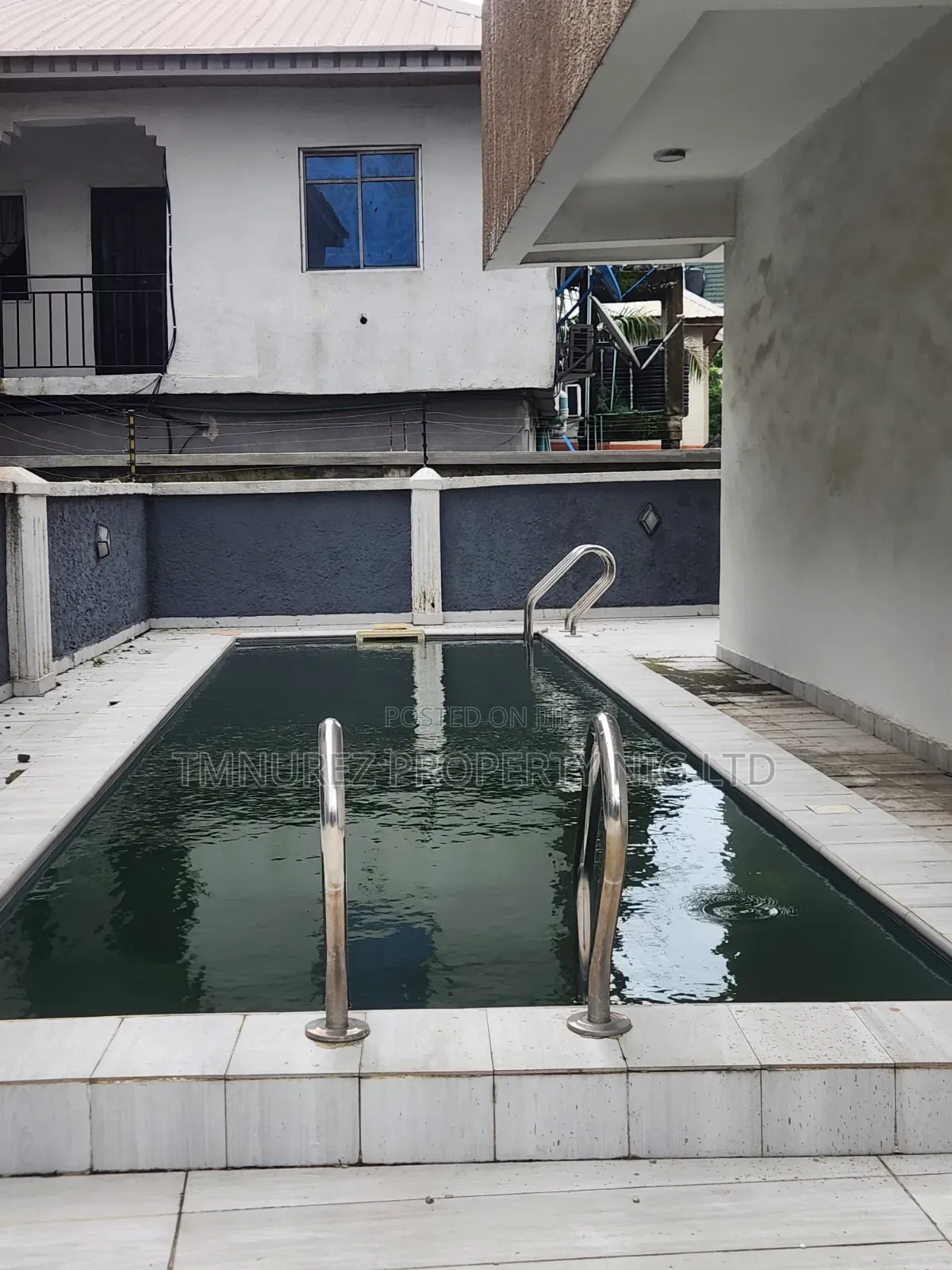 4bdrm Penthouse in Ajah Lekki Estate for sale