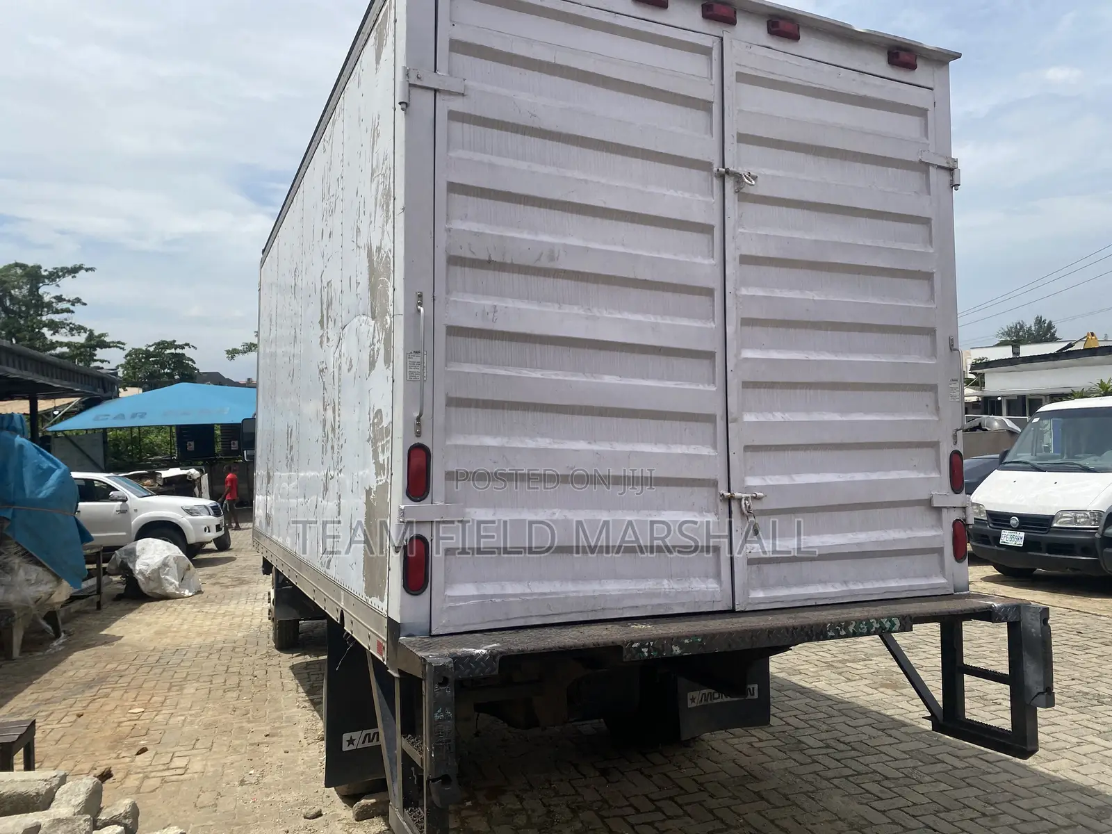 2004 Isuzu NPR Diesel