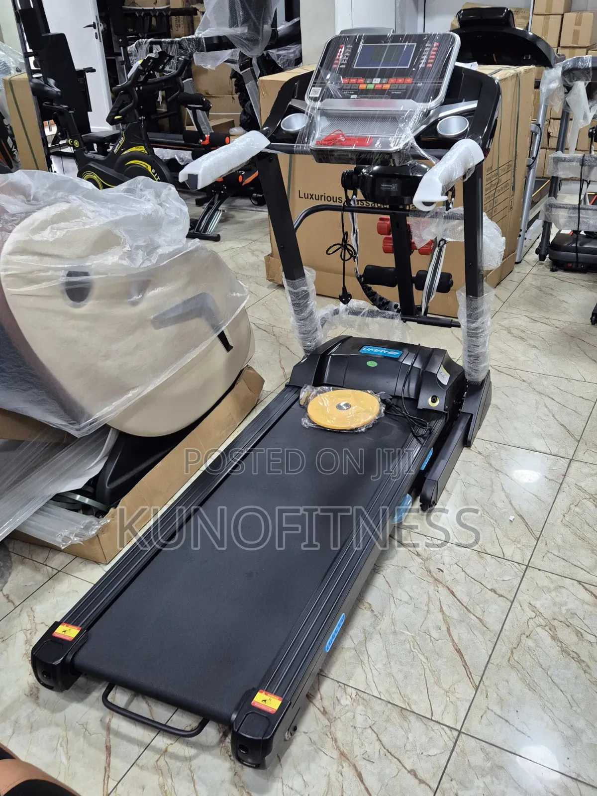 2.5HP Foldable Treadmill With Massage Belt Incline