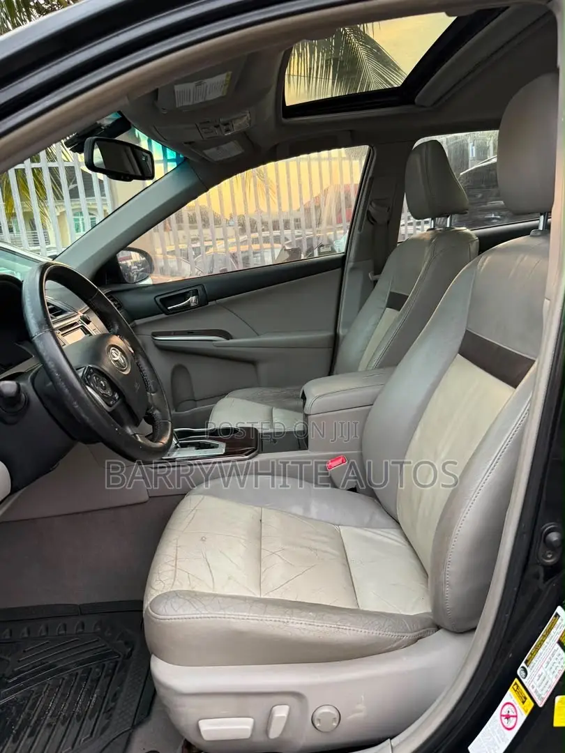 Toyota Camry XLE 4dr Sedan (2.5L 4cyl 6A) 2012 Black