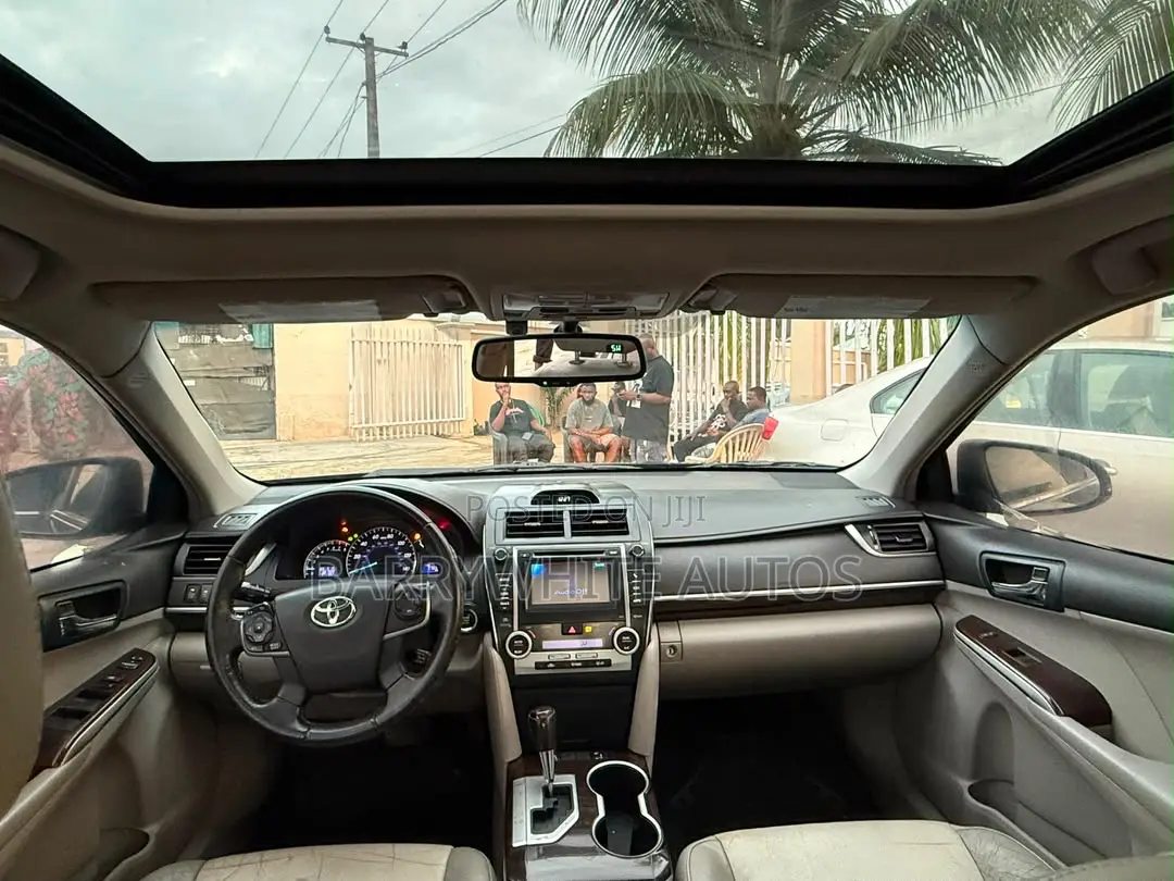 Toyota Camry XLE 4dr Sedan (2.5L 4cyl 6A) 2012 Black