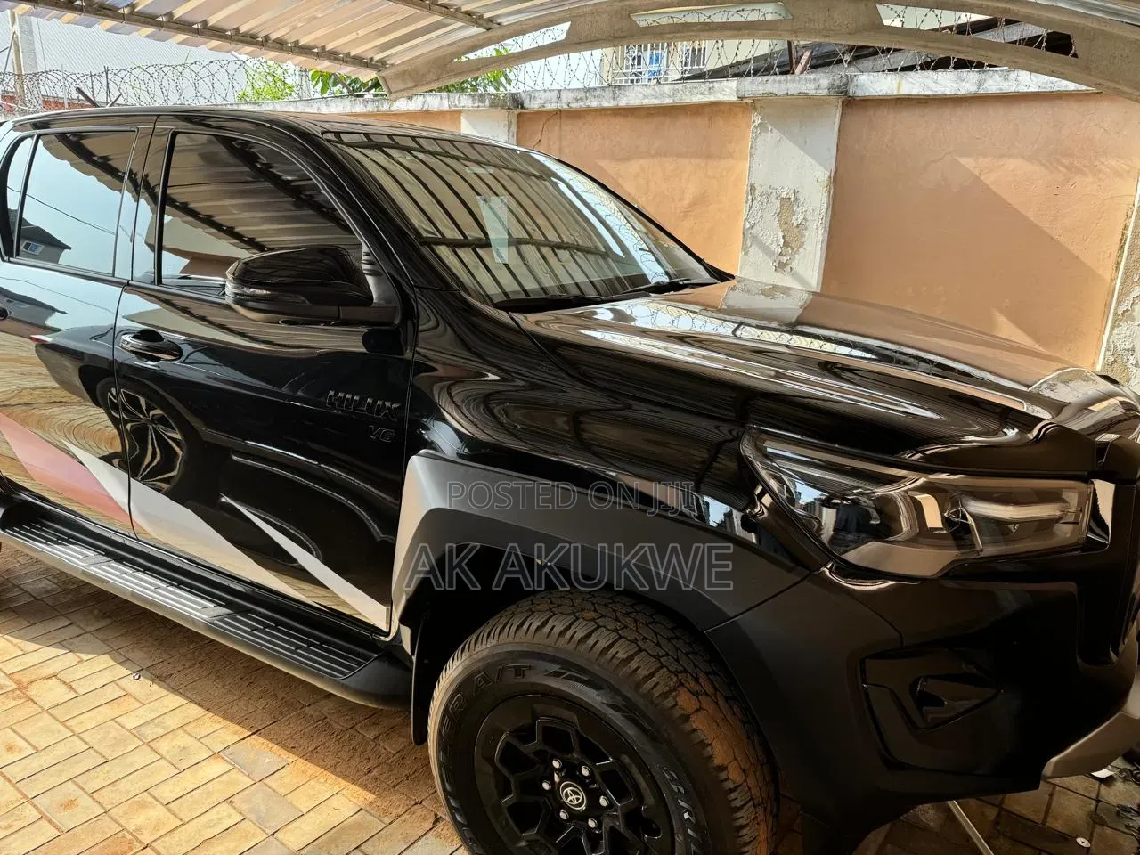 Toyota Hilux 2023 Black