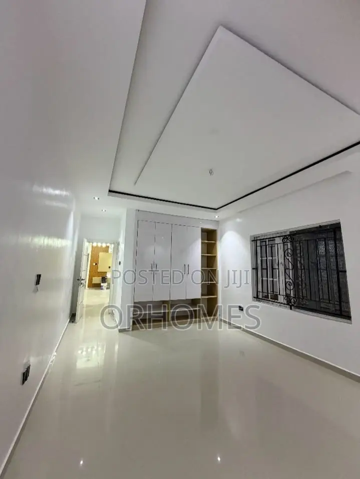 Furnished 4bdrm Duplex in Lekki Gardens for sale