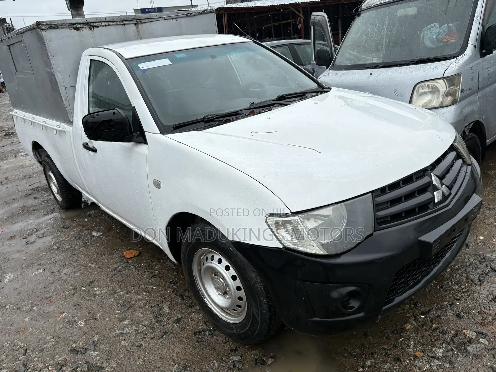 Mitsubishi L200 Club Cab 2.0 4WD 2002 White