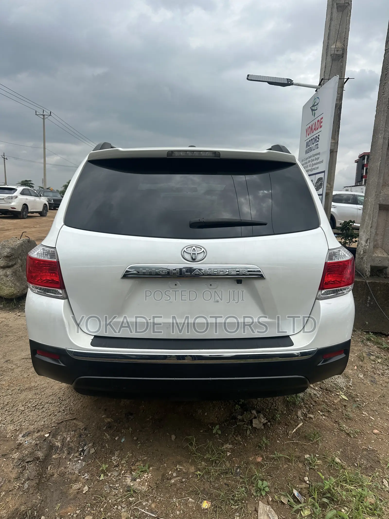 Toyota Highlander SE 2012 White