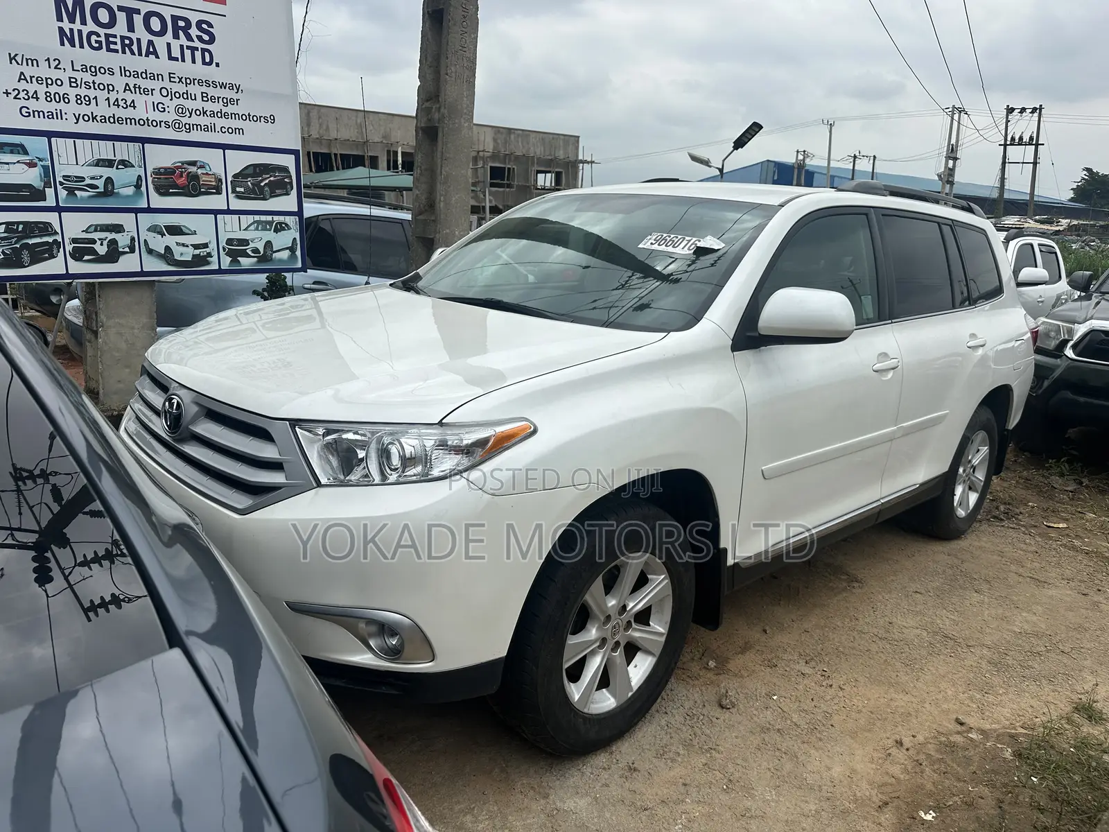 Toyota Highlander SE 2012 White